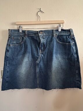 Levi Strauss Classic Blue Denim Cut-off Mini Skirt Size 16